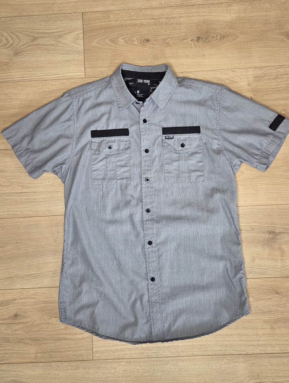 Zoo York Gray Pinstripe Short Sleeve Button Front Shirt Medium Skate Streetwear